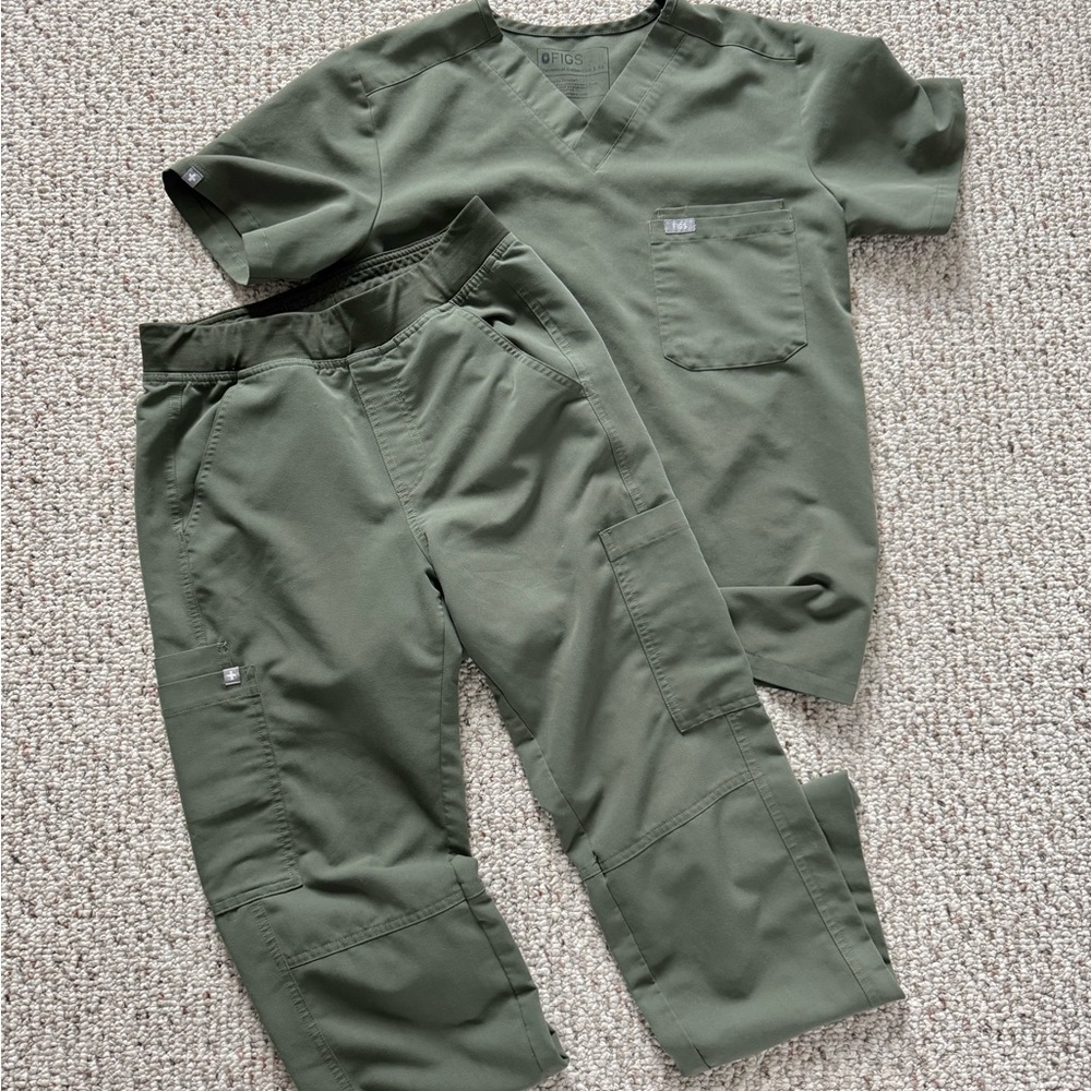 Figs Men’s green scrub set